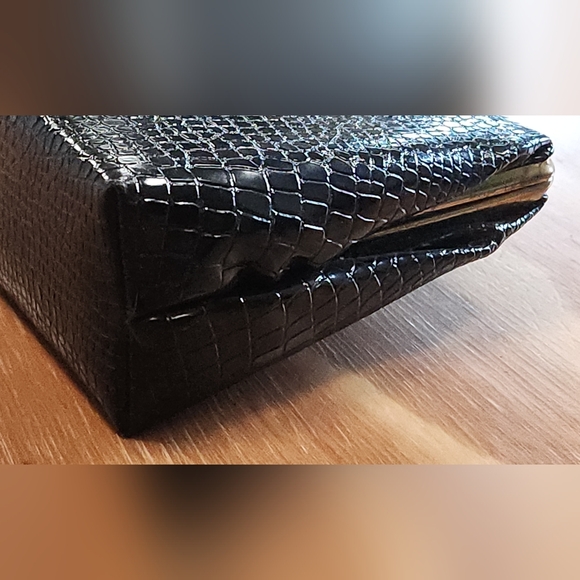 Vintage Faux Crocodile Clutch - Picture 8 of 9
